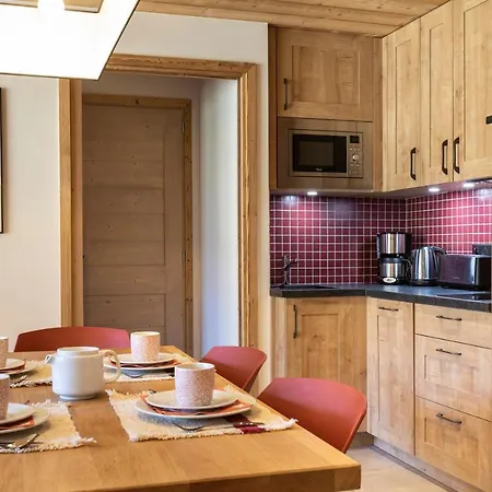 Hotelier Les Equinoxes - Val D'isere Apartment