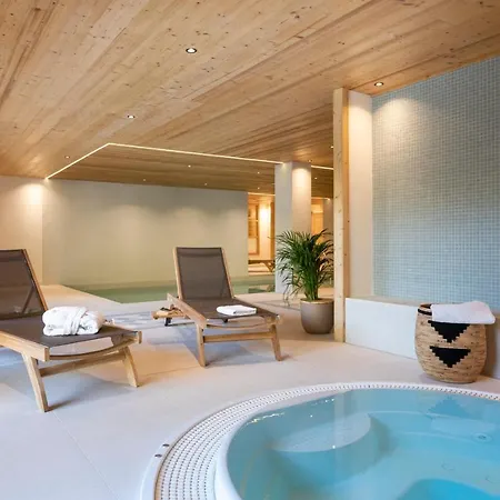 Hotelier Les Equinoxes - Val D'isere Apartment *