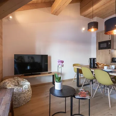 Hôtelier Les Equinoxes - Val D'isere Apartment *