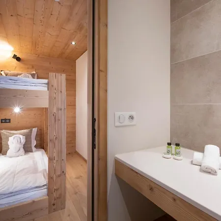 Hotelier Les Equinoxes - Val D'isere Apartment *