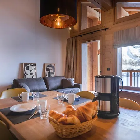 Hôtelier Les Equinoxes - Val D'isere Apartment *