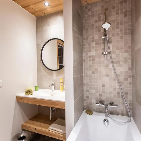 Hotelier Les Equinoxes - Val D'isere *