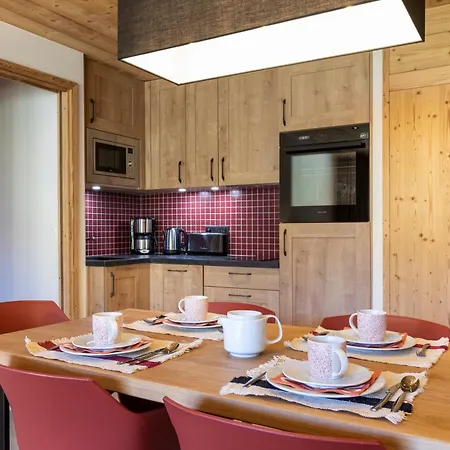 Hotelier Les Equinoxes - Val D'isere Apartment