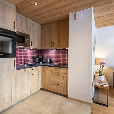 Hotelier Les Equinoxes - Val D'isere Apartment *